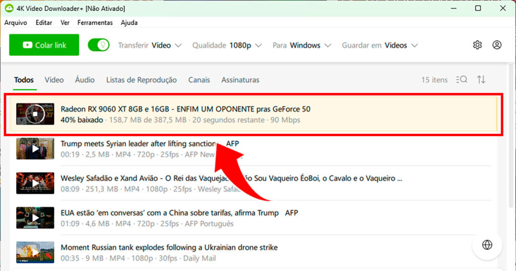 Vídeo sendo baixado no 4K Video Downloader
