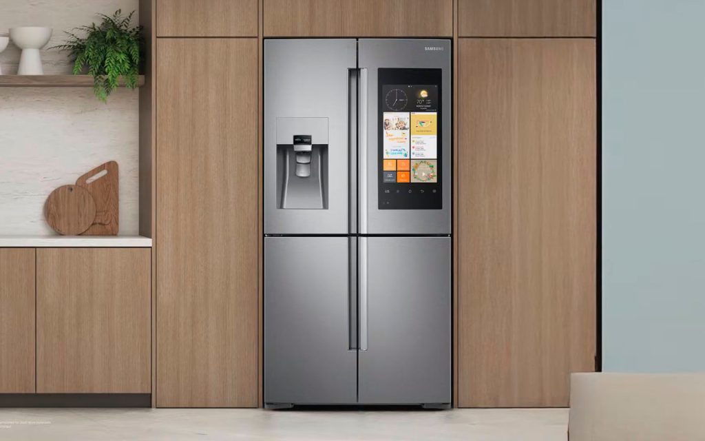 A geladeira rastreia os alimentos e sugere o que cozinhar hoje