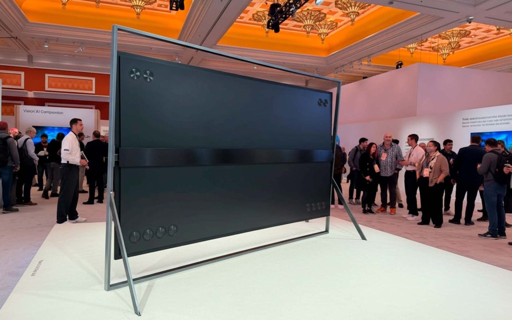 Visão traseira da TV de 130 polegadas Micro RGB da Samsung